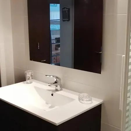 Pour 4, Des 5 Pineaux アパート