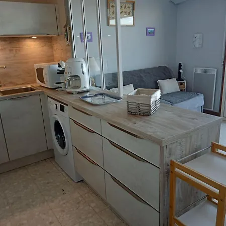 アパート Pour 4, Des 5 Pineaux