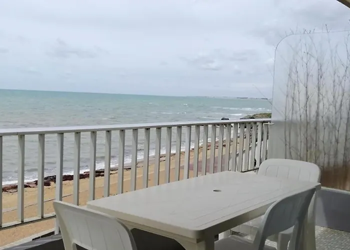 Pour 4, Des 5 Pineaux Apartment